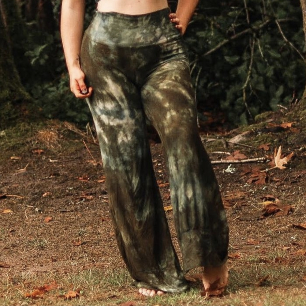 *RARE* Blossoming Bumble Flow Pants